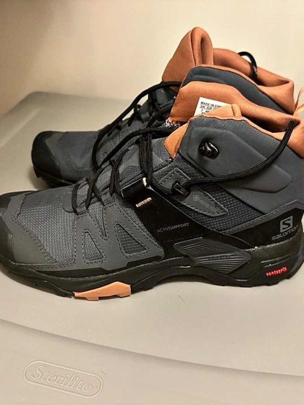 Salomon Women's X Ultra 4 Mid GORE-TEX Boots Black & Orange